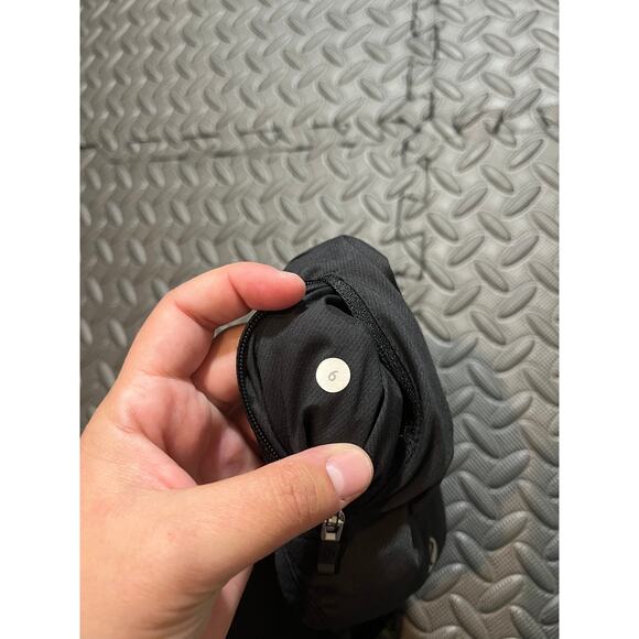 Lululemon Womens Tracker Low-Rise Shorts 4" Black Size 6 Athletic Yoga Running - Picture 8 of 8